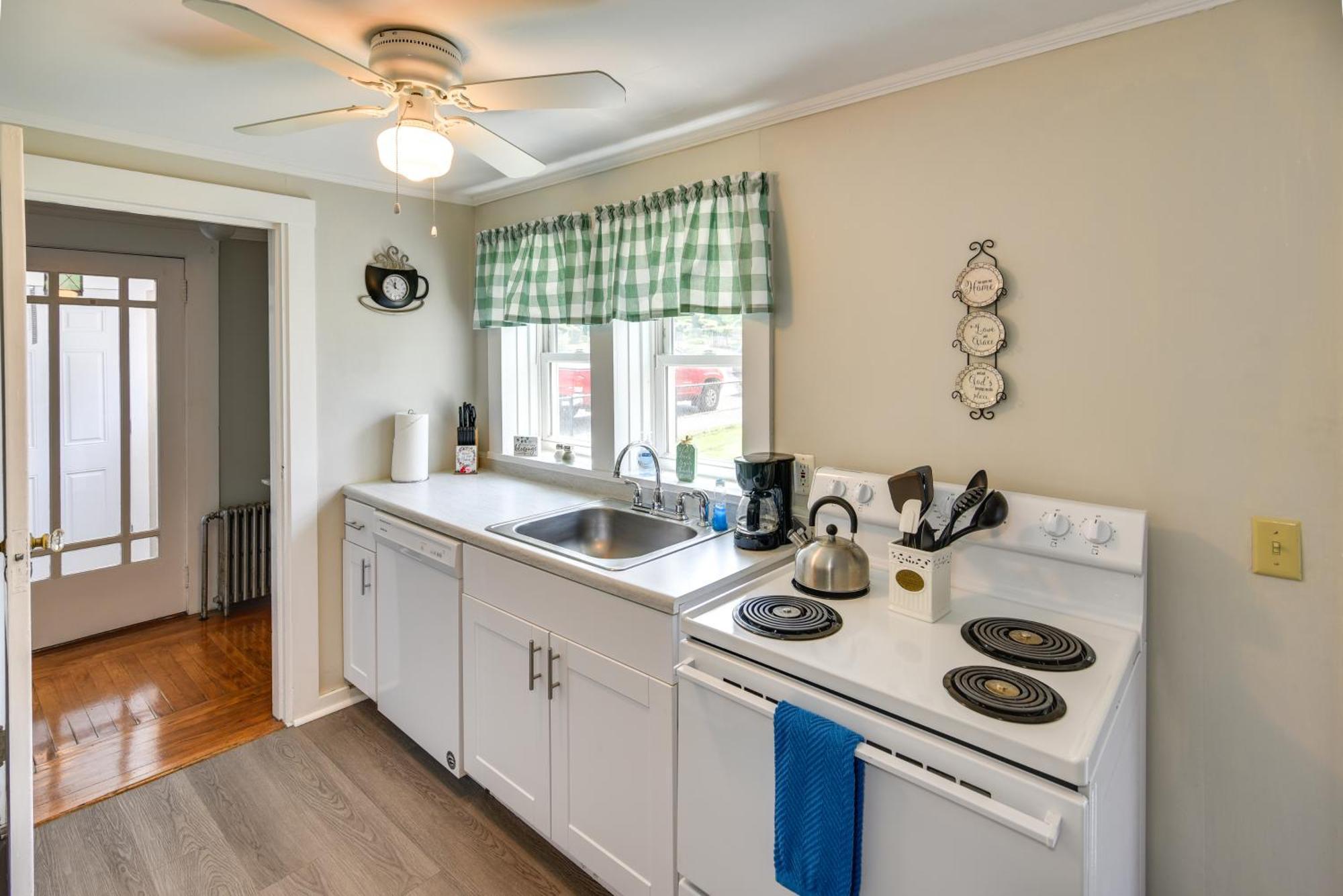 Newport House Less Than 3 Mi To Beaches And Bowens Wharf! Ngoại thất bức ảnh